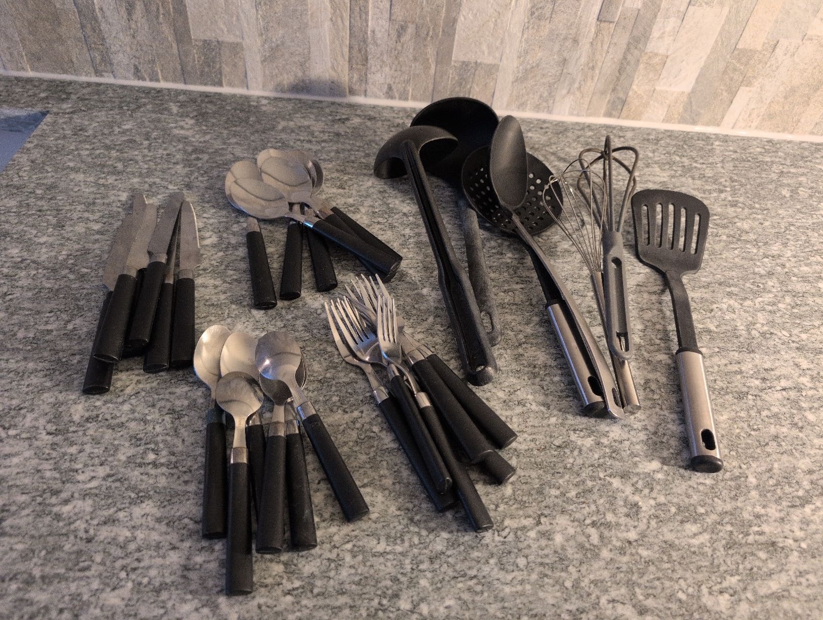 Set di piatti: Geschirr - Besteckset – Usato da Glattbrugg venduto da Rose198 1