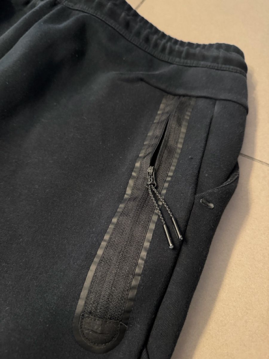 Nike Pantaloni: Nike Tech Jogginghose – Usato da Zürich venduto da pab_7gfs 3