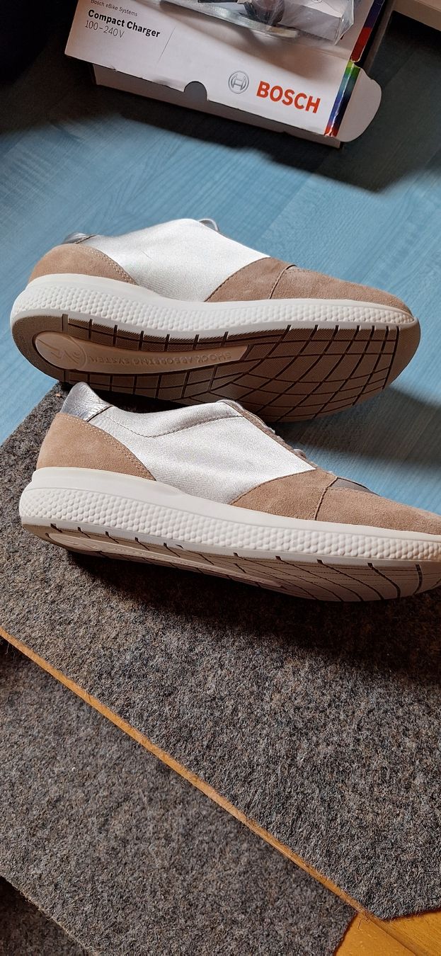 Chaussures femmes: Superbequeme Sneakers neu – Neuf (Voir description) à Mogelsberg par lulu055 1