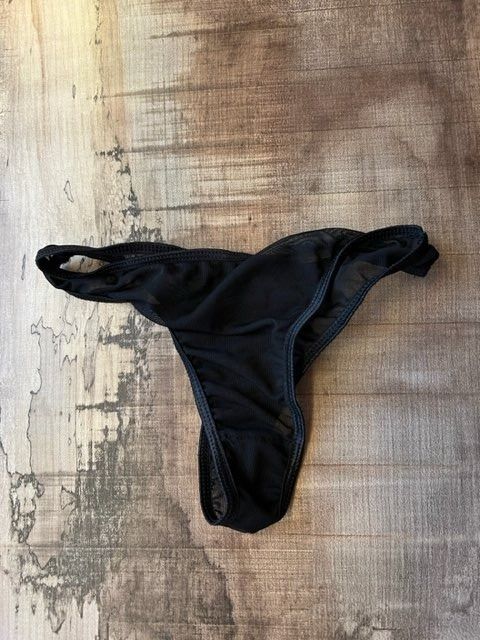 NEUER String schwarz durchschimmernd Gr. XS - 222775 (Neu (gemäss ...