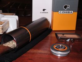 Cohiba Feuerzeug, Reise Humidor +Gas NEU