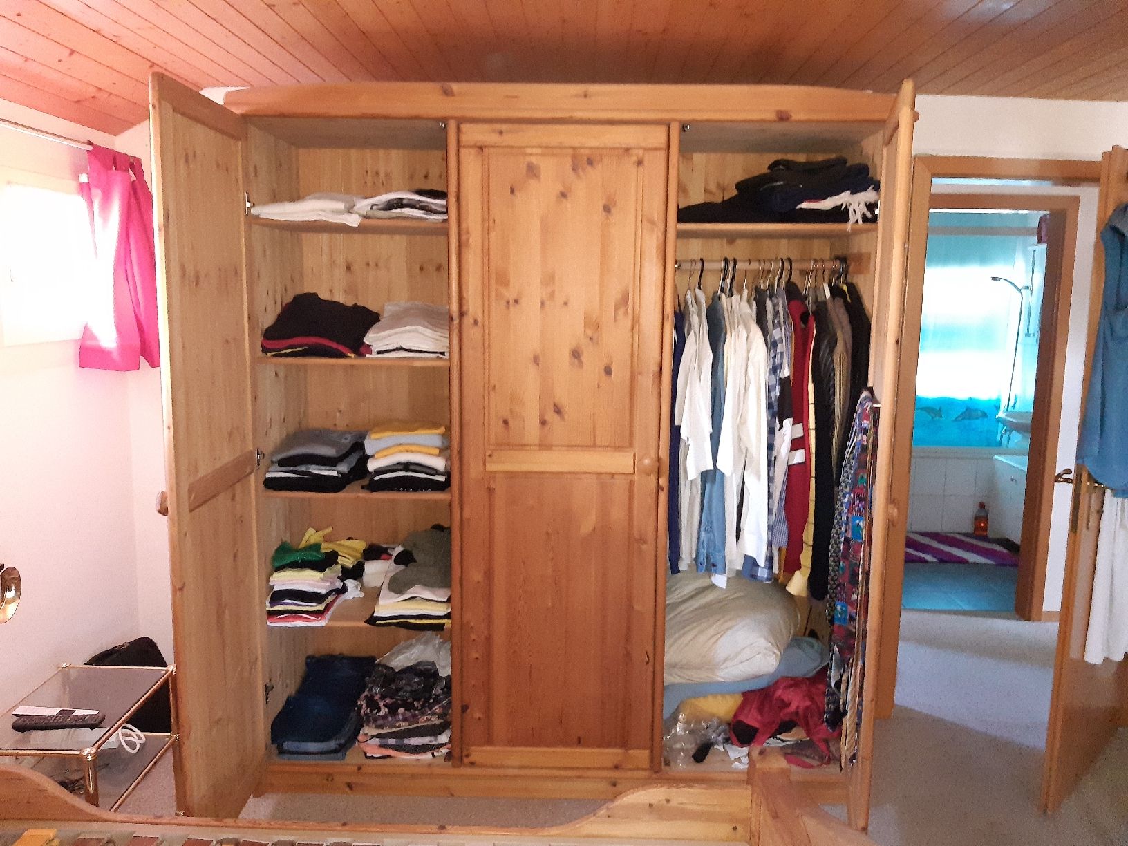 Armoires: Schlafzimmer Linth Möbel Massiv – D'occasion à Weisslingen par Jilby.14 2