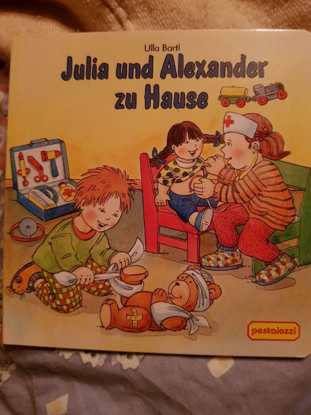 Livres: Buch Julia und Alexander zu Hause – Neuf avec emballage d'origine à Schwarzenburg par Flamingo07
