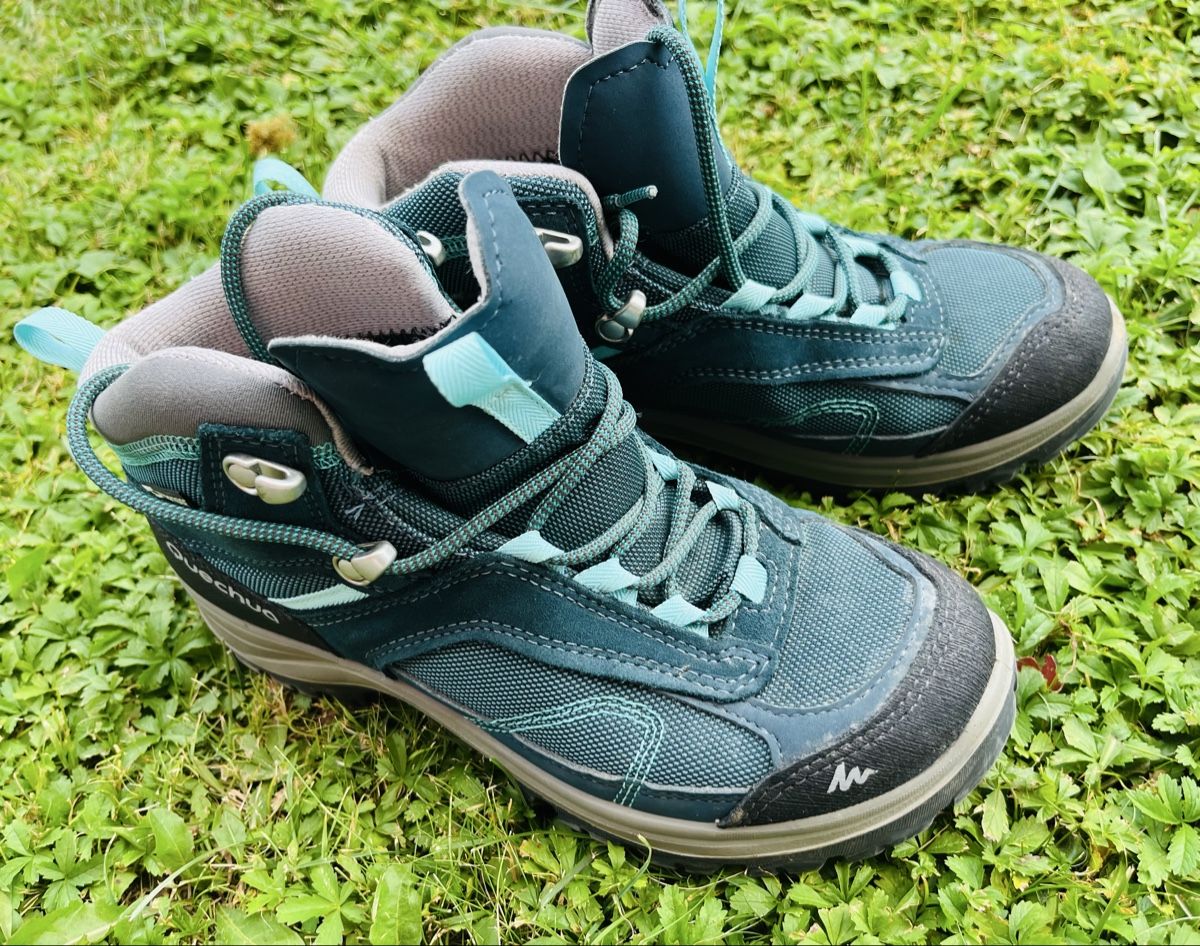 Decathlon Scarpe da donna: Quechua Damen Wanderschuhe / Trekkingschuhe Waterproof Gr:37 – Usato da Zürich venduto da Hypera