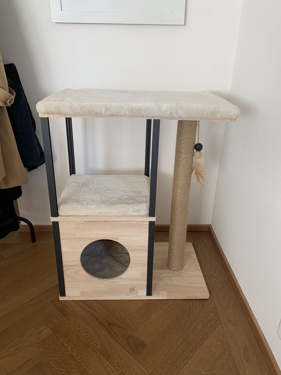Tiragraffi: Cat tree - Designed by Lotte Nala – Nuovo (secondo la descrizione) da Zürich venduto da nam_br25