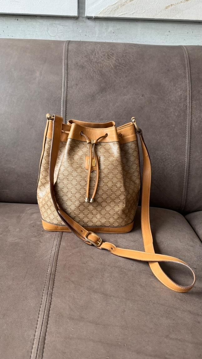Celine Borse da donna: Celine vintage bucket – Nuovo (secondo la descrizione) da Bellinzona venduto da giu_vfl7 3