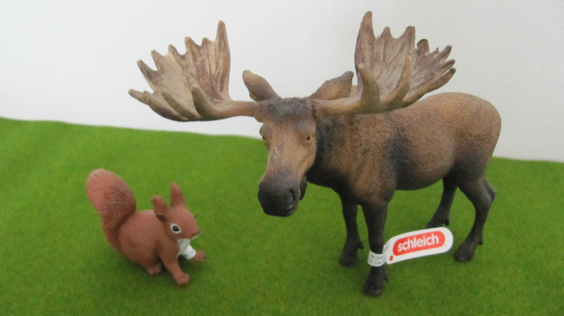 Schleich Figuren: Schleich Elch und Eichhoernchen – Neu (gemäss Beschreibung) aus Brunnen von Kiwiland1 1
