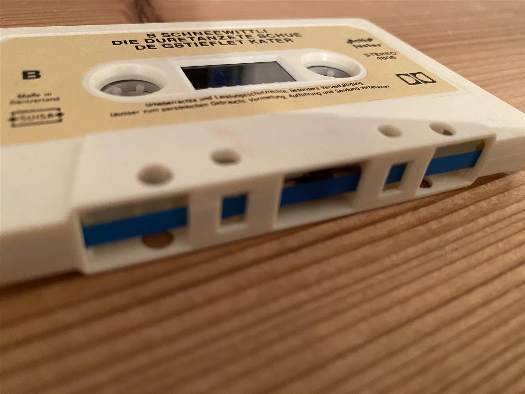 Musicassette: Kassette - S SCHNEEWITTLI & – Usato da St.Gallen venduto da kingsamas 7