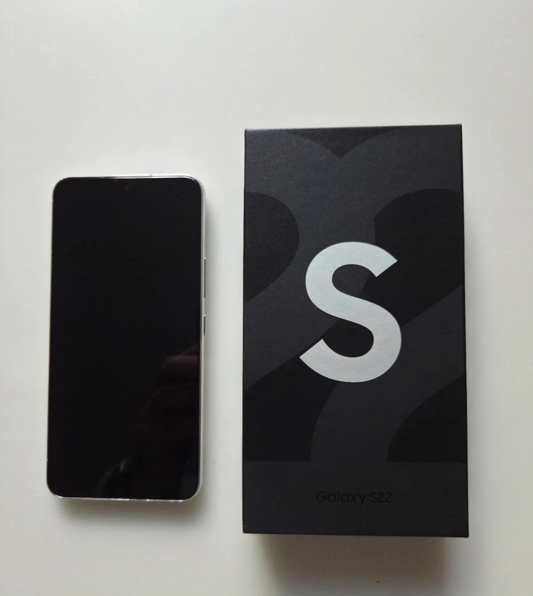 Samsung Telefoni cellulari / Smartphones: Samsung S22 5G (128GB) – Usato da Luzern venduto da Waince786 1