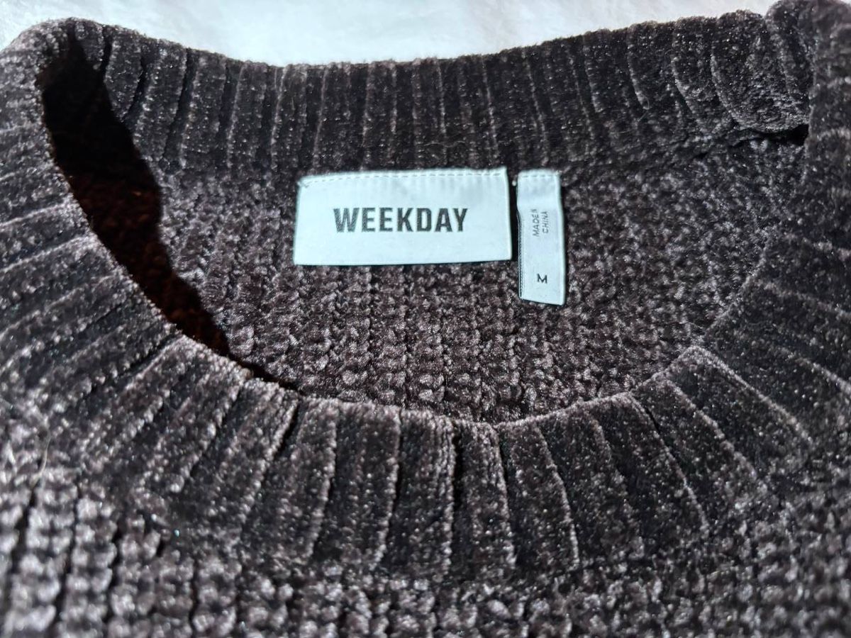 Pullover & Sweatshirts: Weekday Croptop Pullover – Neu (gemäss Beschreibung) aus Köniz von Esmada 1