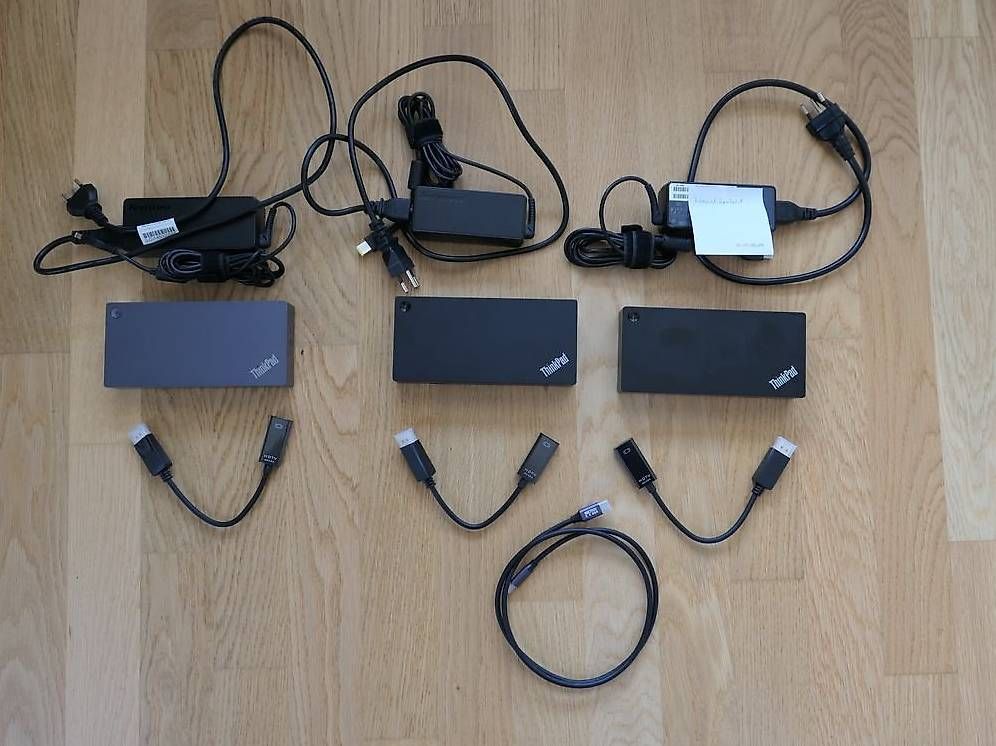 Lenovo Docking station: 3 Thinkpad Universal USB-C Docks: 40AY, 40B7, 40AS – Usato da Wetzikon ZH venduto da mst05