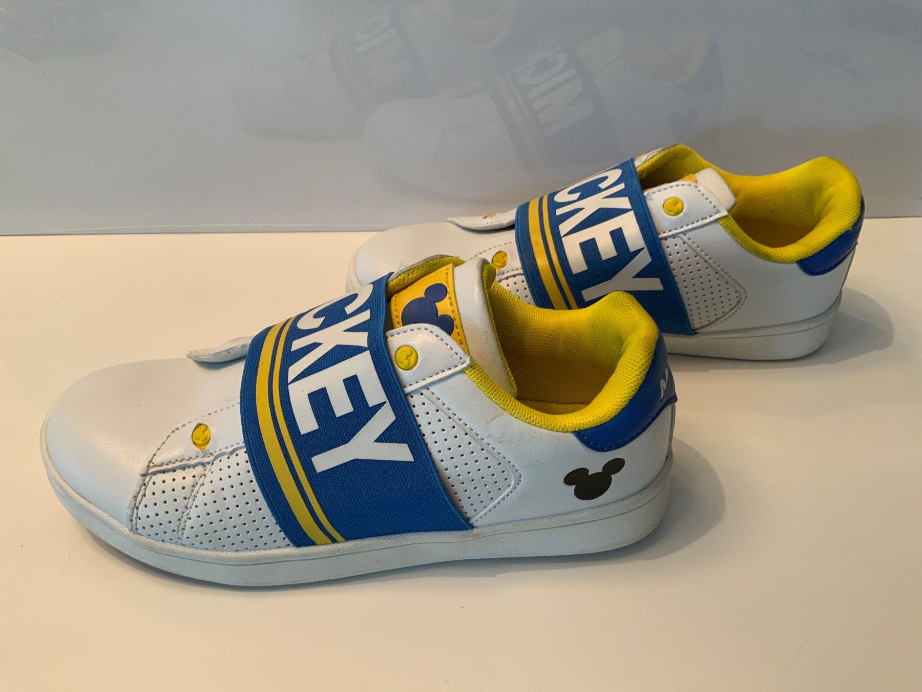 Scarpe per ragazzi: Sneaker, DISNEY, Unisex, Gr. 36, sehr COOL – Usato da Stäfa venduto da sit_6wzd 1