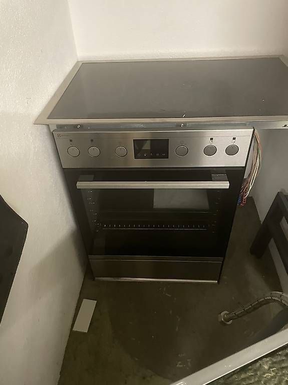 Electrolux Forni: Electrolux Backofen mit Glaskeramikkochfeld – Usato da Untereggen venduto da repose 2