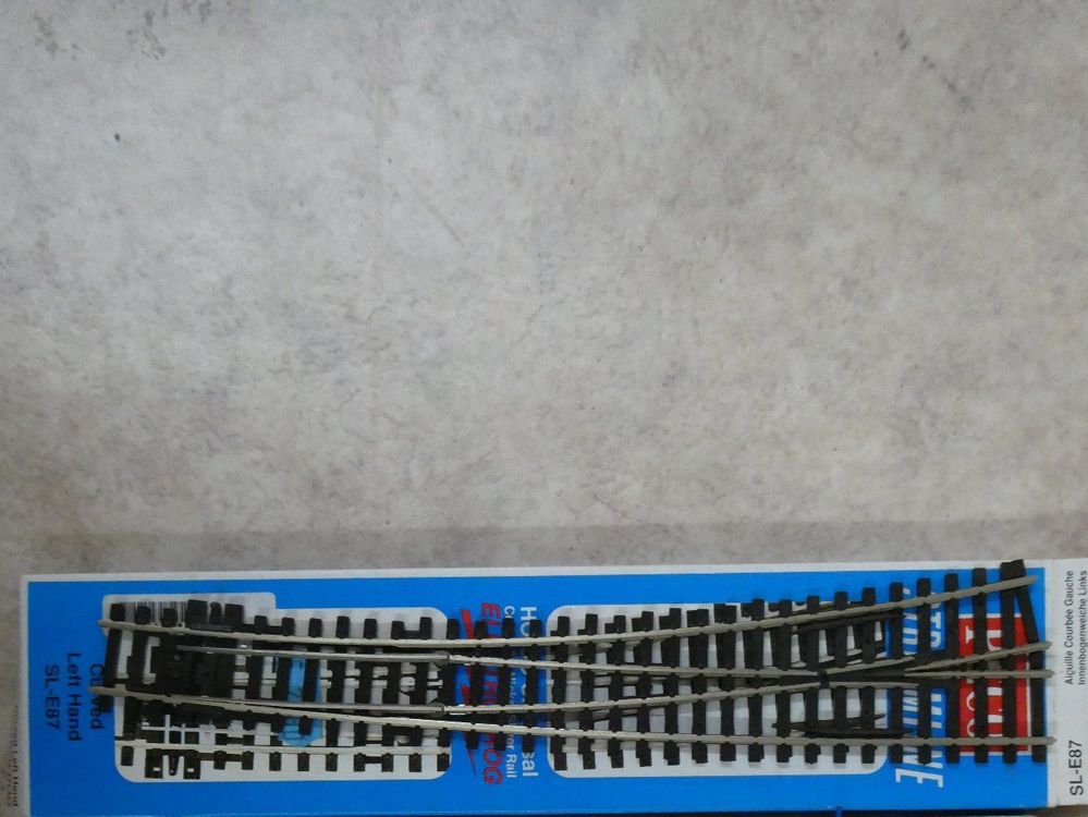 PECO PECO SL-389 - Aiguillage droit à gauche 8° Insulfrog échelle N