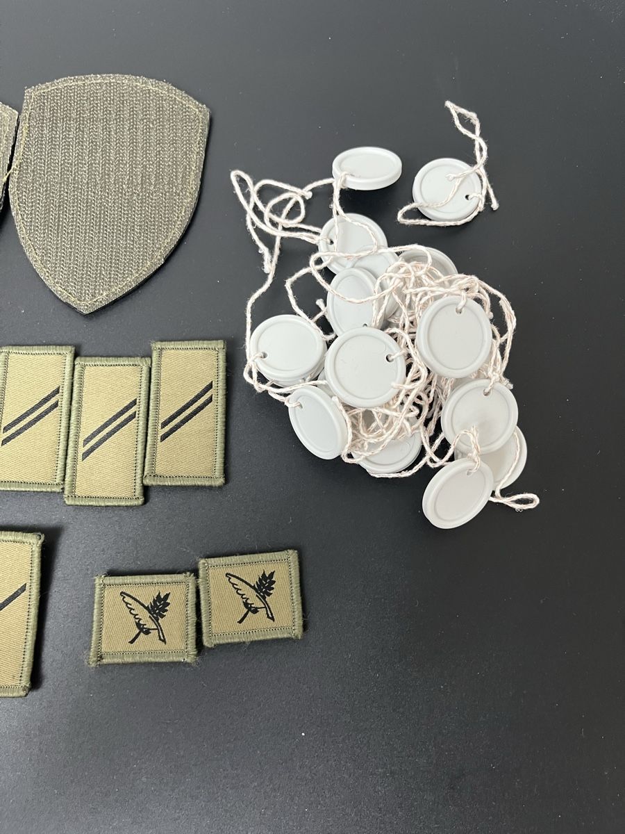 Schweizer Armee Toppe: Ensemble écussons et insignes Armée Suisse – Nuovo (secondo la descrizione) da Les Avanchets venduto da lunedeneige.shop 4