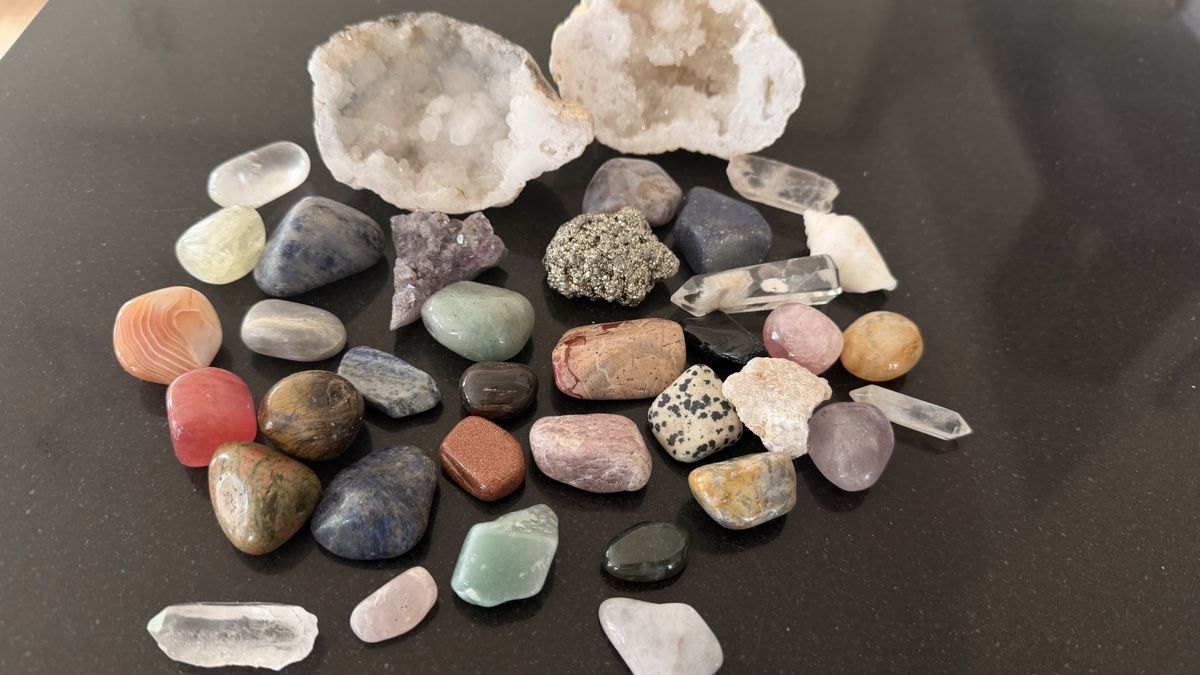 Minerali & Pietre curative: Mixed Stones Collection Geodes And Crystals Assorted – Usato da Thalwil venduto da inf_86dk 3