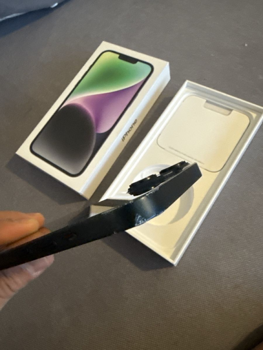 Apple Handys / Smartphones: iPhone 14 Plus 128Gb – Defekt aus Corcelles-Payerne von nic_jc9h 2