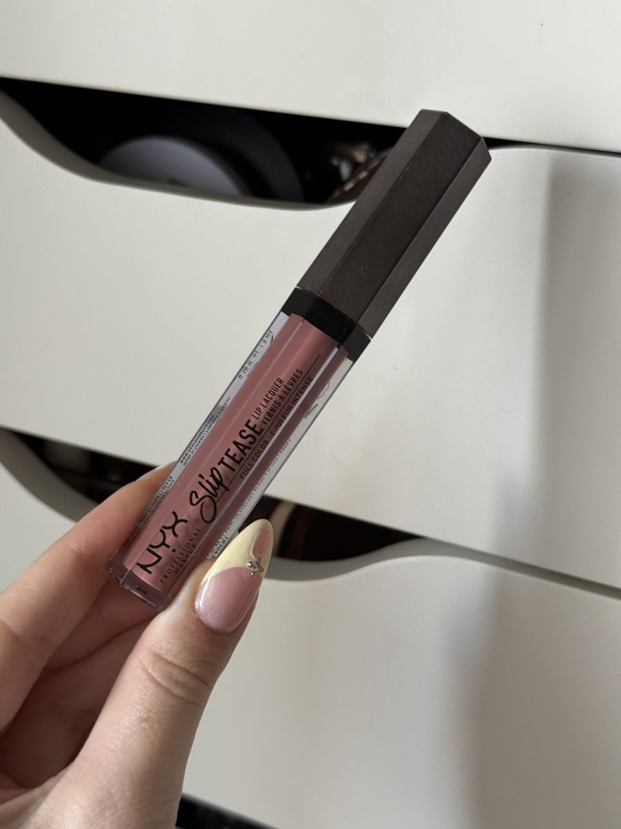 NYX Professional Makeup Maquillage: NYX sliptease lip lacquer  – Neuf (Voir description) à Chavannes-près-Renens par elobrgs