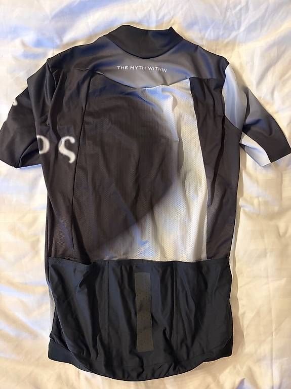 Assos Maillots de corps & Pantalons: EQUIPE RS JERSEY S9 TARGA - MYTH WITHIN – D'occasion à Melide par paolo1965 2