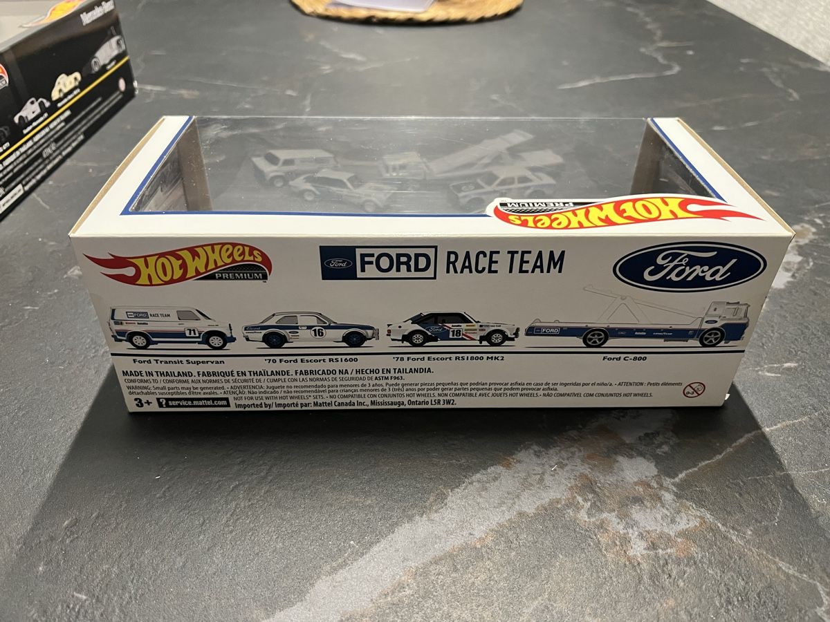 Hot Wheels Modellautos: Hotwheels Ford race team diorama – Neu und originalverpackt aus Sonceboz-Sombeval von Dino695 1