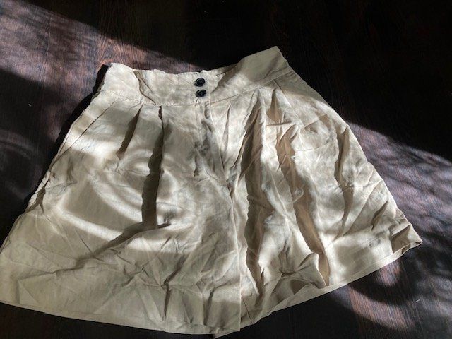 H&M Pantaloni: elegante shorts gr. 38 – Usato da Schwarzenberg LU venduto da kindler007