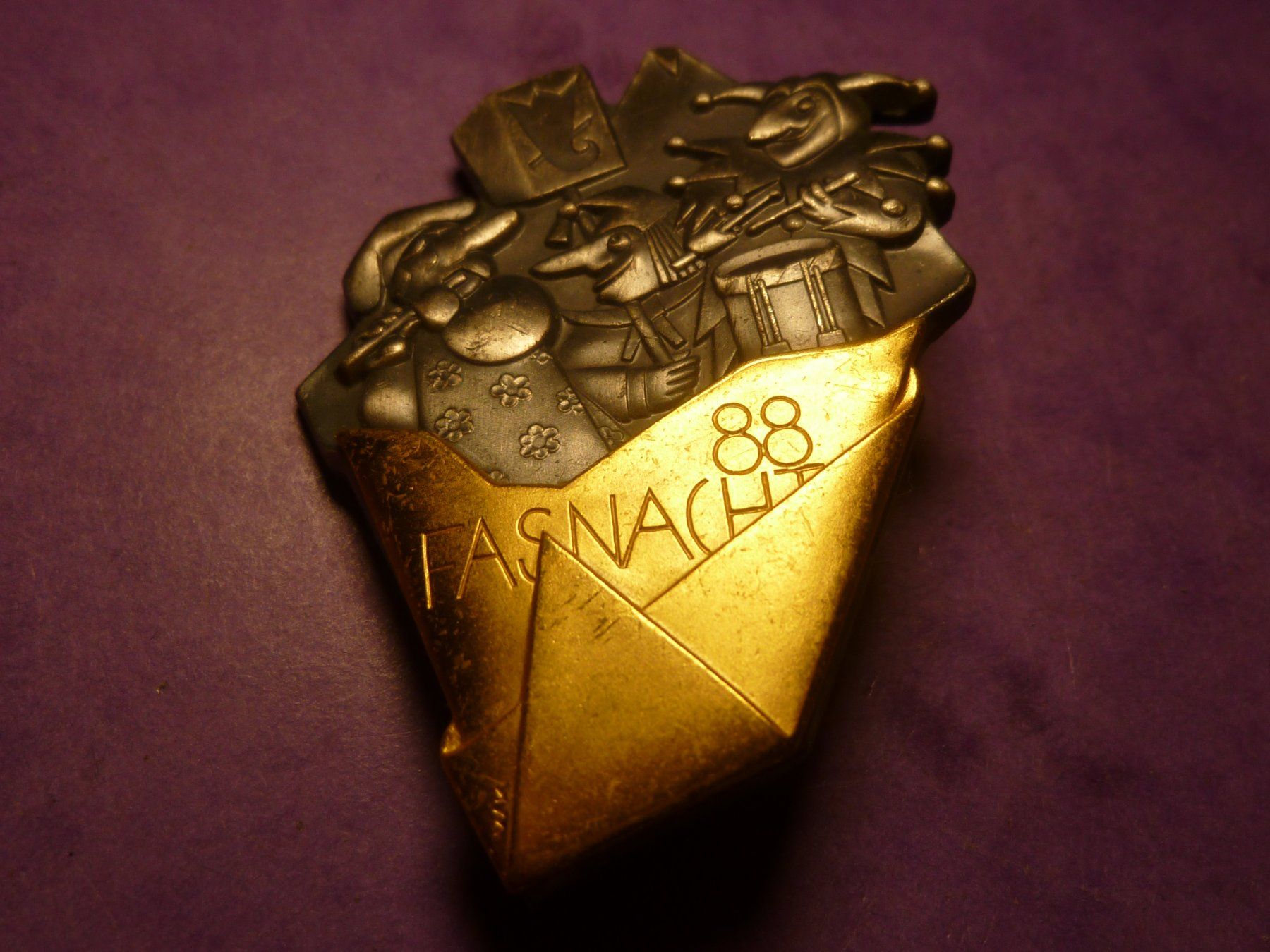 Plaquettes & Badges: BASEL 1988 GOLD – D'occasion à Ried (Muotathal) par Mandarin02