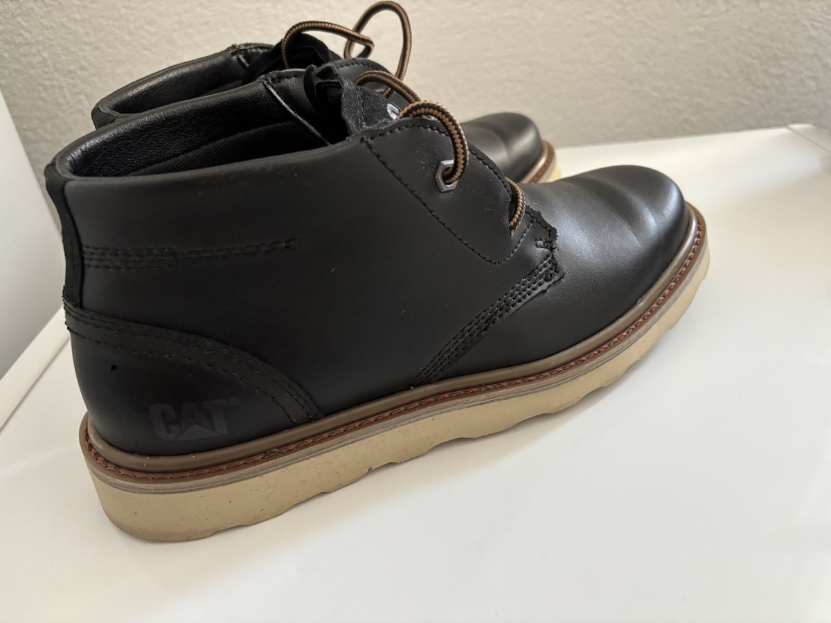 Scarpe da uomo: Chaussures CAT.Pointure 43 – Usato da Delémont venduto da Vendeur_3