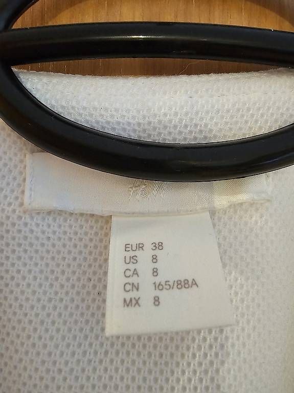 Giacche: weisser Blazer-Sommerjacke gr 38 – Usato da Uzwil venduto da sousse73 1