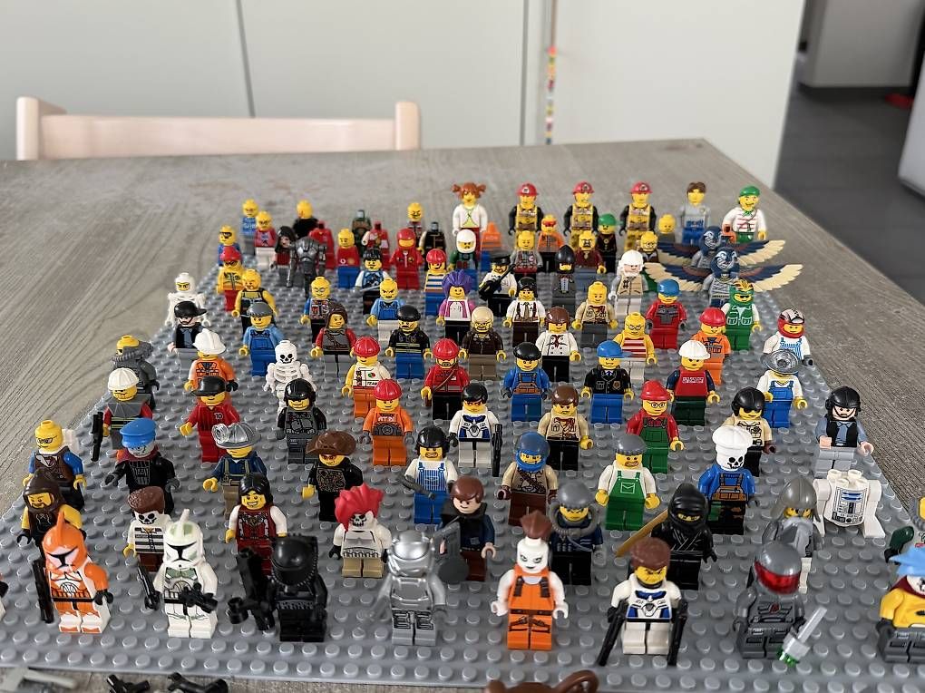 Lego Giocattoli: Lego Figuren Konvolut – Usato da Muri AG venduto da cag733 2