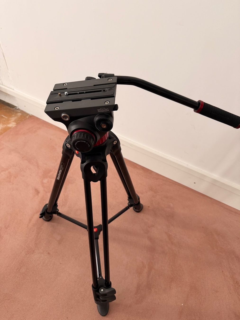 Manfrotto Videocamere: Video-Stativ Manfrotto MVT502AM – Usato da St. Gallen venduto da luc_kfb2