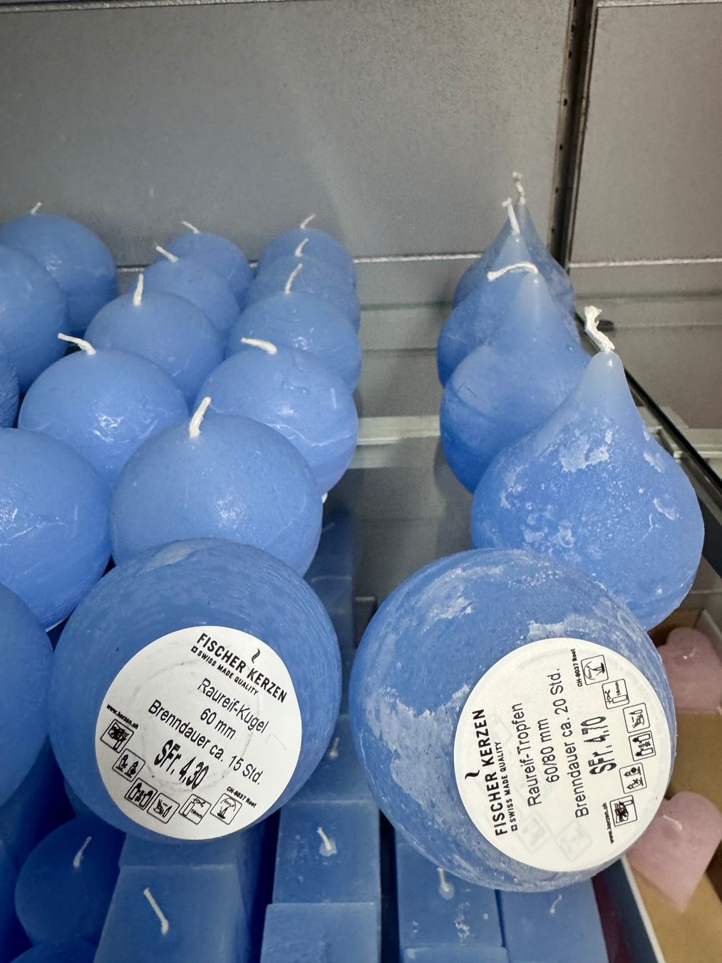 Kerzen: 044 Posten Raureif Kerzen hellblau aus Liquidation – Neu (gemäss Beschreibung) aus Derendingen von Meisterstuecke 7