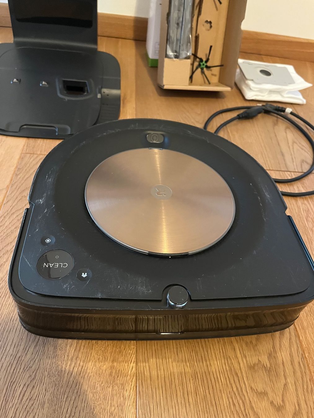 Irobot Aspirapolveri & Accessori: iRobot Roomba s9+ with docking station used – Usato da Lausanne venduto da OndrejV 3