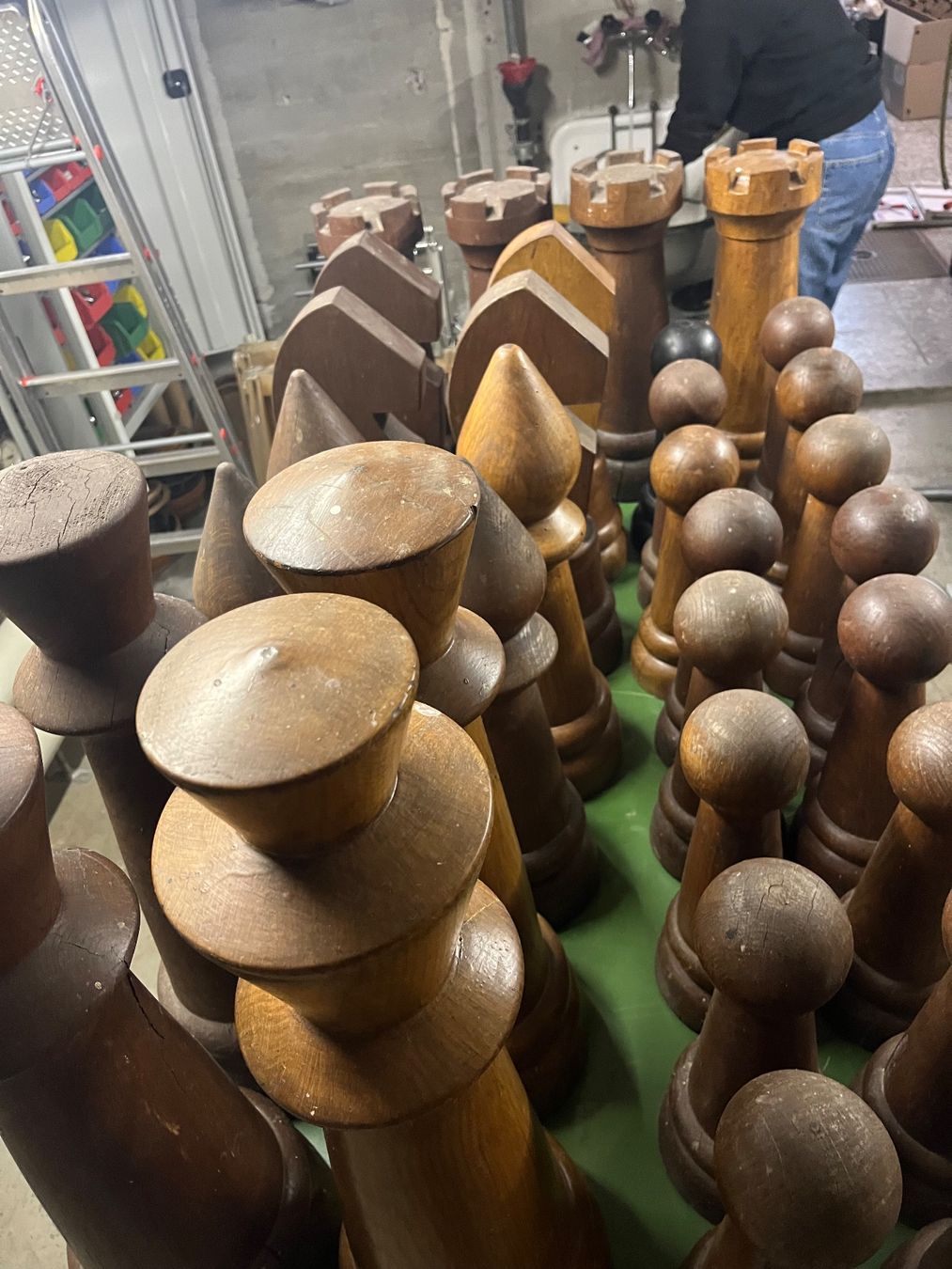 Jeux: Gartenschach, grosse Holzfiguren – D'occasion à Zürich par artvoll 1