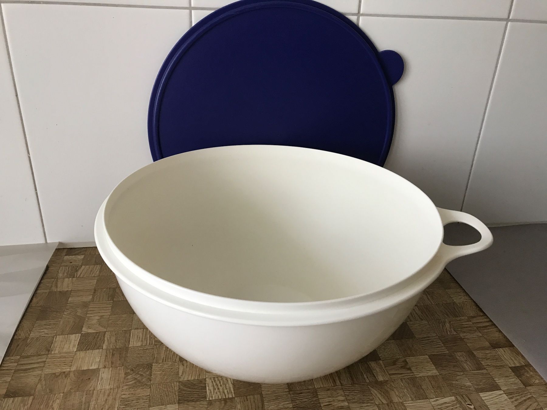 Ciotole: Tupperware   grosse Schüssel,  Inhalt 7,5 Liter – Usato da Birmensdorf ZH venduto da Hilhan 1