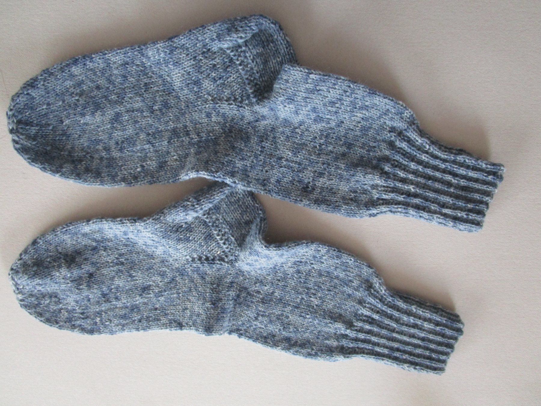 Calze: handgestrickte Socken Gr. 44 – Nuovo (secondo la descrizione) da Ursenbach venduto da gruenblau 1