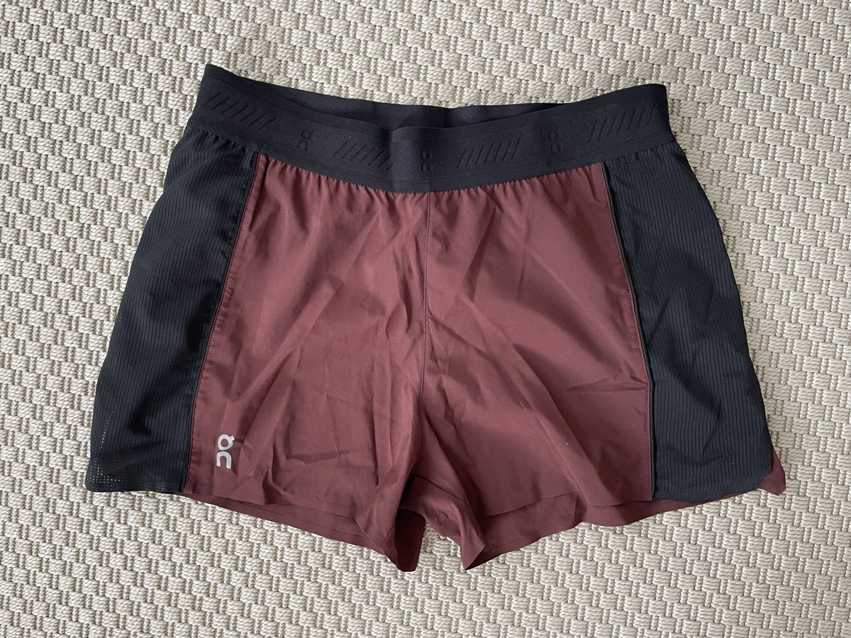 Pantaloni: On Running Active Shorts Damen Gr. M – Usato da Zürich venduto da katidust
