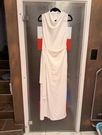Eleganter Jumpsuit von Zara, Grösse M, neuwertig