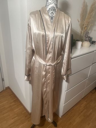 Morgenmantel Satin Beige Grösse XL