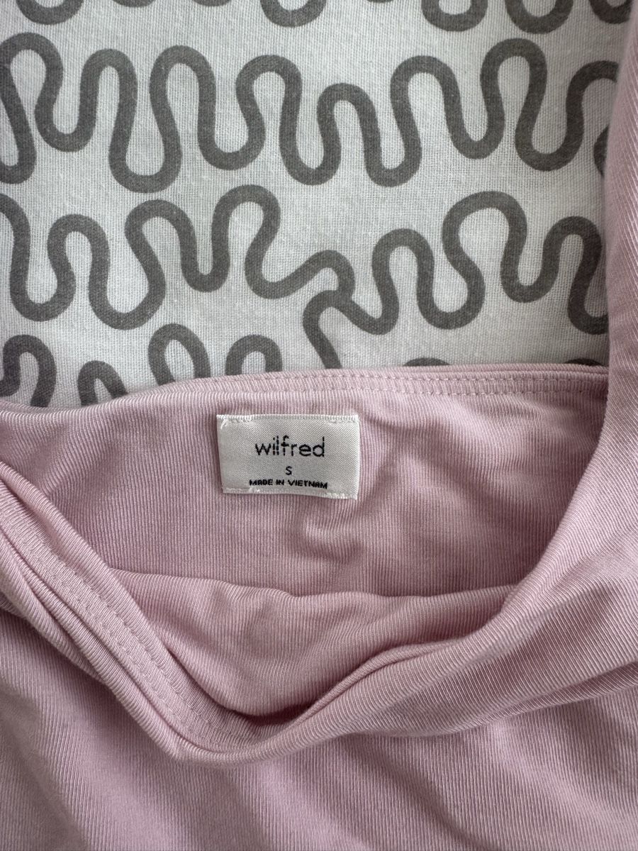 Aritzia Tops: Aritzia Rosa Top Grösse S – Gebraucht aus Wiesendangen von noemiisik 1