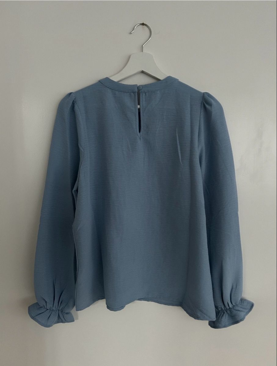 Camicette: Bluse hellblau Gr. 34 Kaffe, Rüschenärmel, leicht texturell  – Usato da Appenzell venduto da wep 2
