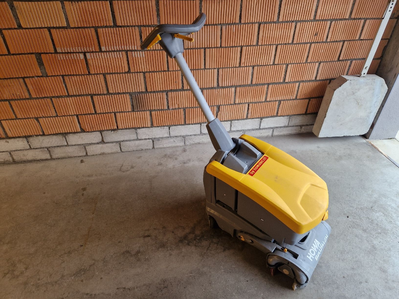 Toutes les machines: Boderreinigungsmaschine – D'occasion à Niederscherli par Huski250