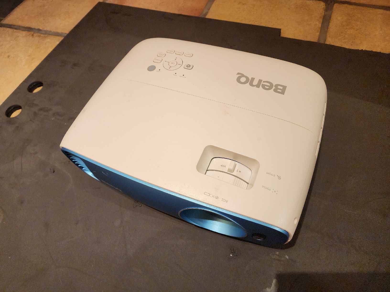 BenQ Videoprojektoren: BenQ Projektor TK800M Digital Projektor – Gebraucht aus Ehrendingen von Ma1900