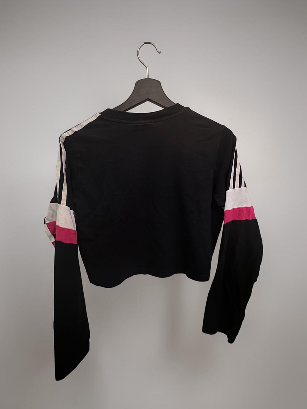 Adidas Pulls & Sweat-shirts: Adidas Damen Crop Pullover Gr. 46 – D'occasion à Bern par MissionAusmisten 1