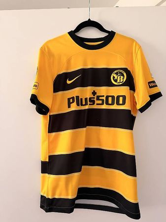 BSC YB Trikot Saison 23/24 Grösse L #28 Lustenberger