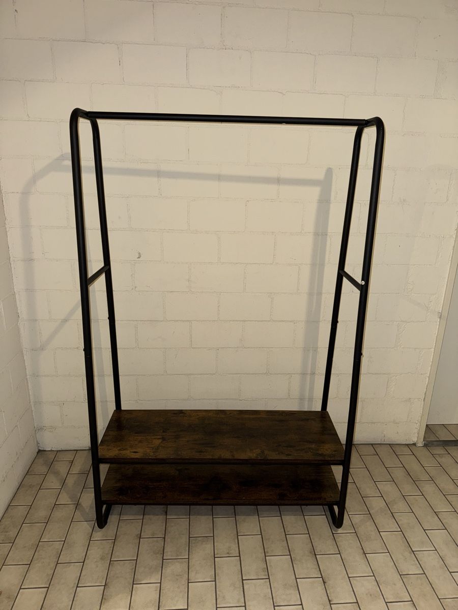 Guardaroba: Kleiderständer schwarz/Holzoptik – Nuovo (secondo la descrizione) da Watt venduto da lou_m5tq
