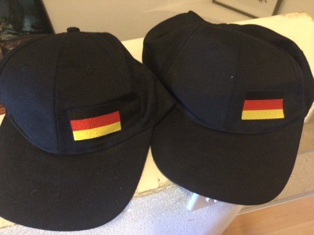 Chapeaux, bonnets & casquettes: 2 Deutschland-Chäppi – D'occasion à Rafz par Dasyfani