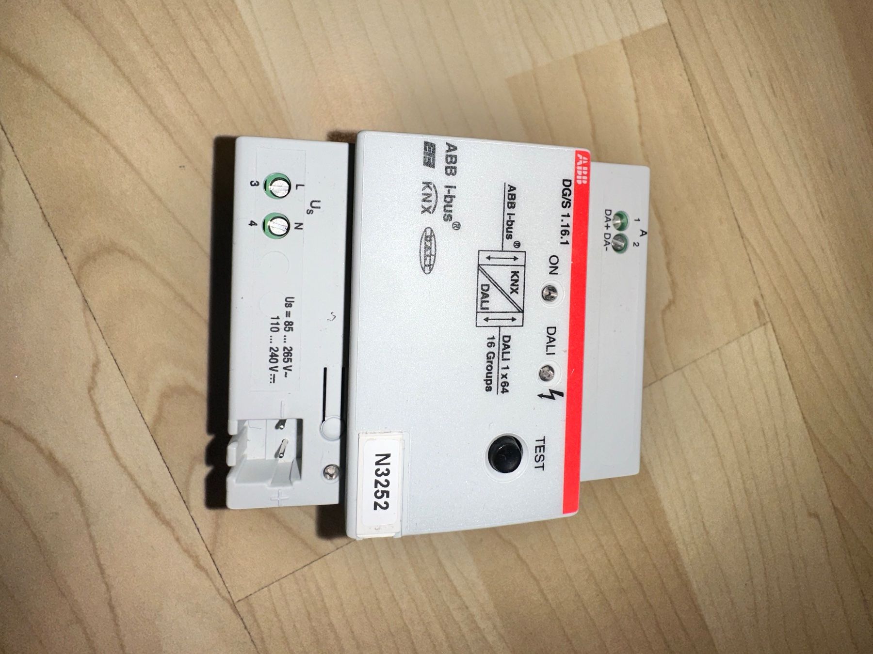 ABB Componenti elettronici: ABB KNX DG/S 1.16.1 Dali 1x64 – Usato da niederhasli venduto da rami016 1