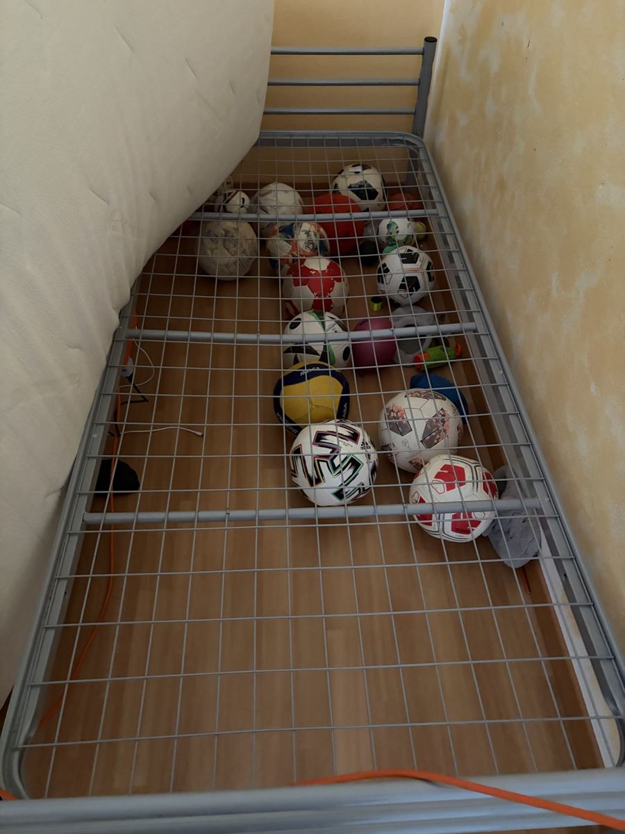 Letti: Metallbett Einzelbett grau gebraucht – Usato da Zürich venduto da elicon