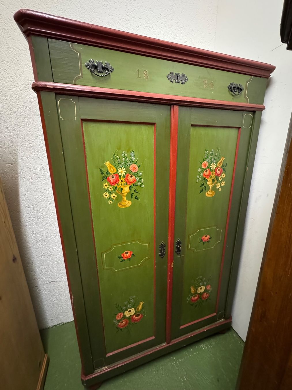 Armadi: Antiker Biedermeier Bauernschrank von 1834 – Usato da Einsiedeln venduto da jul_6qzc