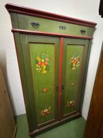 Antiker Biedermeier Bauernschrank von 1834